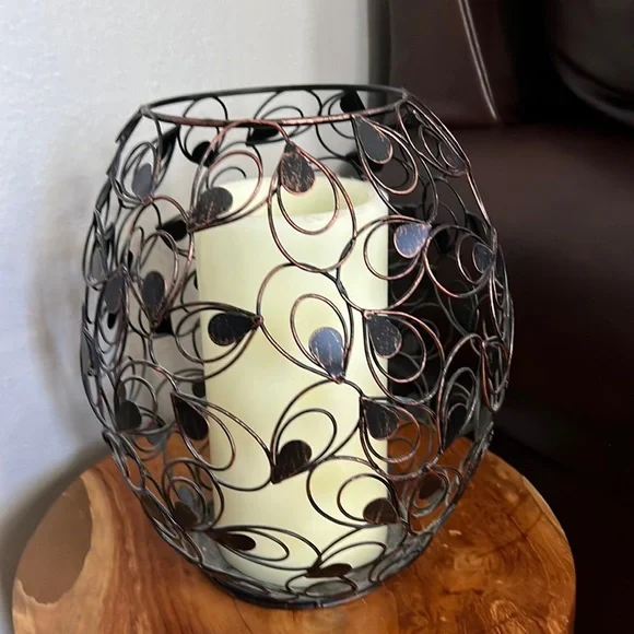 🎉Host Pick🥰💕❤️Beautiful Large Flameless Candle in Metal Basket - Picture 4 of 16